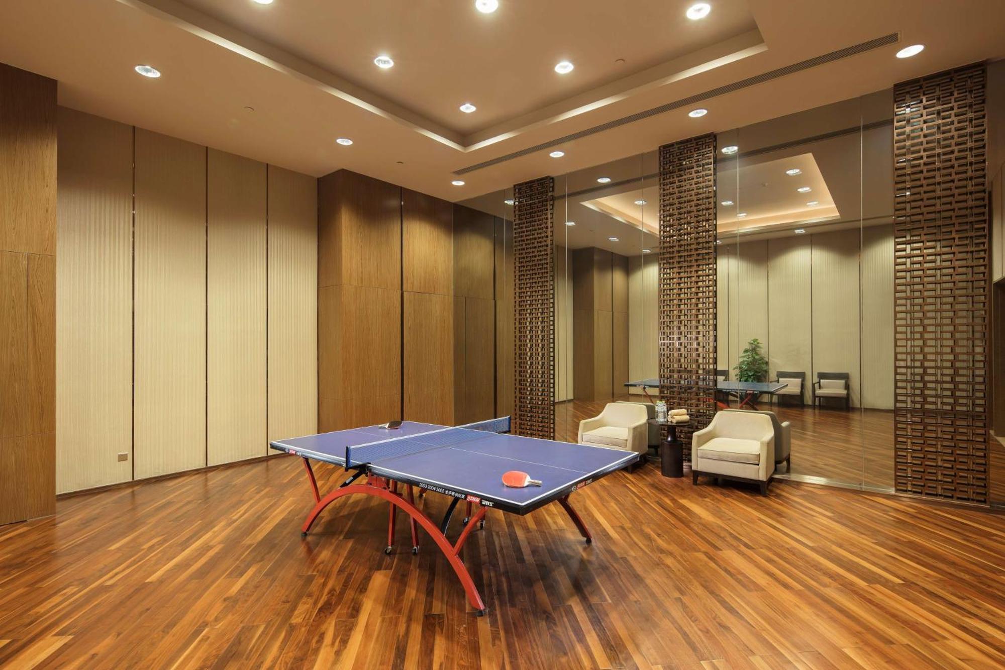 Hilton Wuhan Optics Valley Экстерьер фото